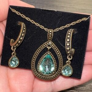 Avon Blissful Blues Drop Pendant Gift Set Vintage Style 2011 Art Deco Boho